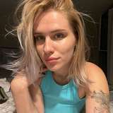daisy_bee_vip