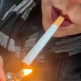 ella_smokes