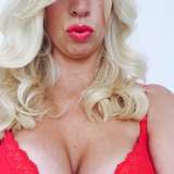 thehornyhotwife