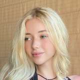 blonde_viola
