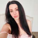 brunette_hotwife