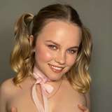 blondiebow